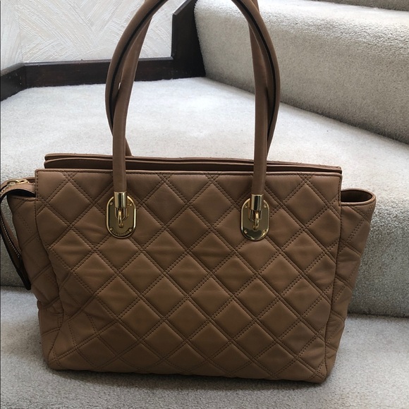 Cole Haan Handbags - Beautiful Cole Haan quilted leather handbag
